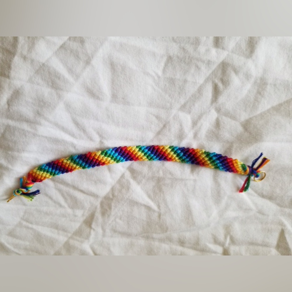 Colorful Rainbow Friendship Bracelet - Picture 4 of 7
